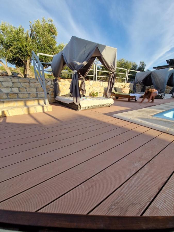 Beach House Danica - Resort & Tavern Bain, Free Transport, Pool, Island Of Zut - Kornati Pristanisce Exterior foto